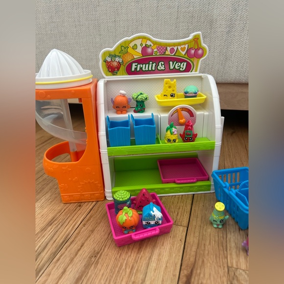 Shopkins Bakery & Fruit/Veg Stand - Picture 2 of 4